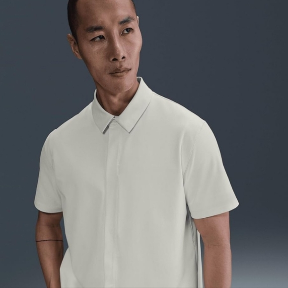 Nike 24.7 Dri - Fit  Short-Sleeve Button-Down Shirt in Light Bone - Picture 2 of 7